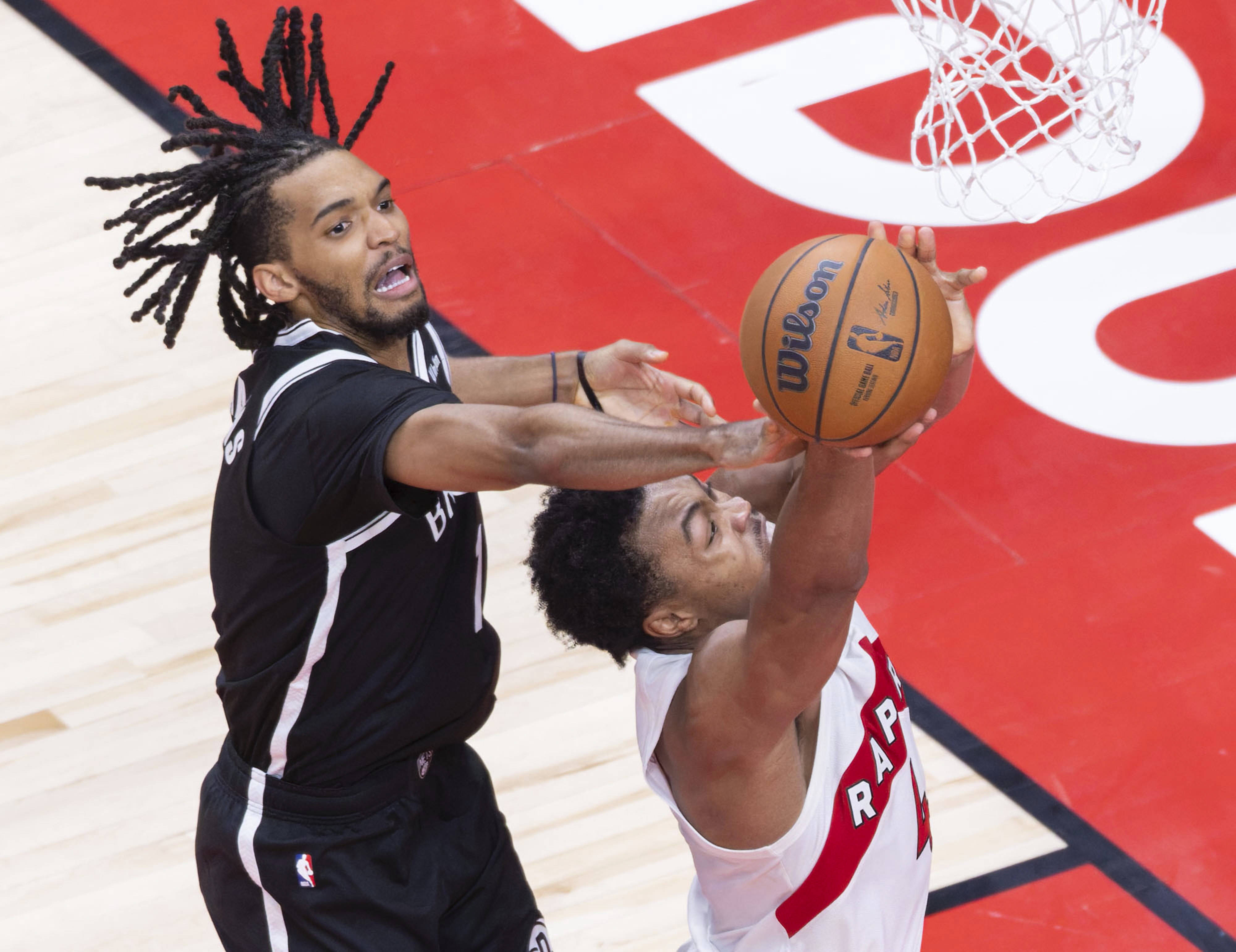 赛地聚焦——NBA总决赛关键时刻热度飙升，多伦多猛龙防线松动，信心回归，训练强度明显提升-开云体育服务